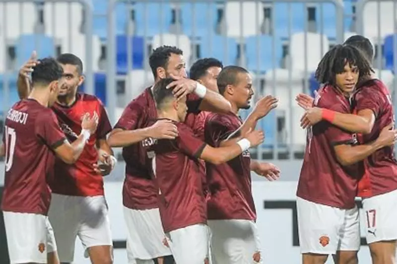 إنجاز لم يحدث منذ 42 عامًا.. سيراميكا يحلم بتكرار "معجزة المقاولون" في الدوري